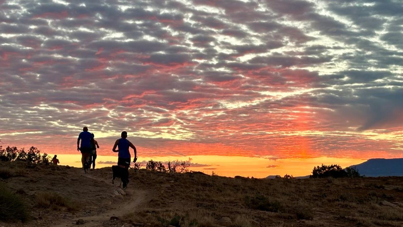 runners at dawn