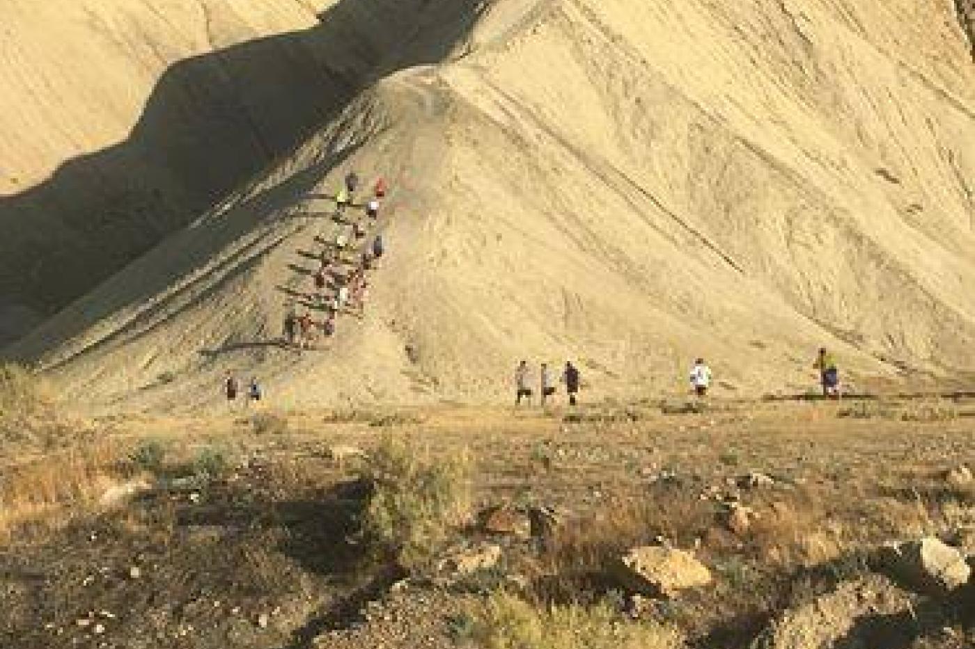 Runners heading up the spine